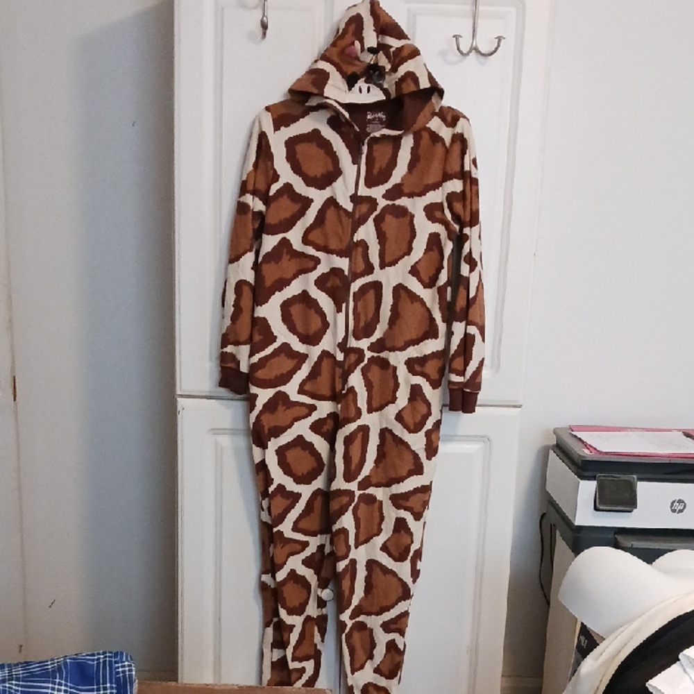 Nick & Nora Brown and Cream Giraffe Print S